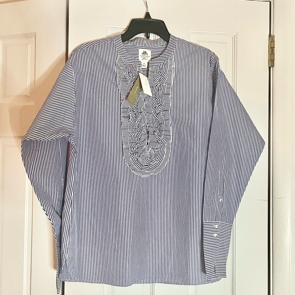 🦓 J. Crew Women’s Navy Striped Button Down Shirt